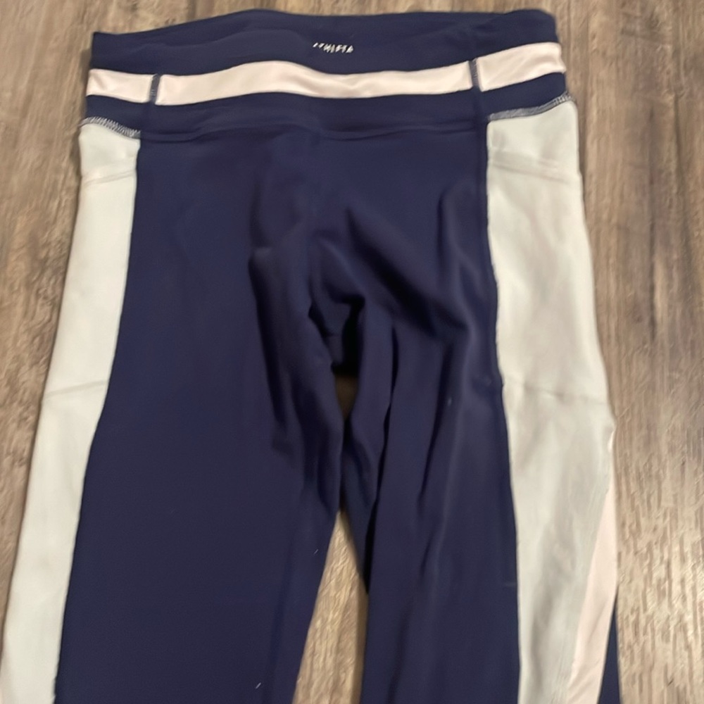 Athleta Girl capris leggings; size L/12; excellent condition; blue and white